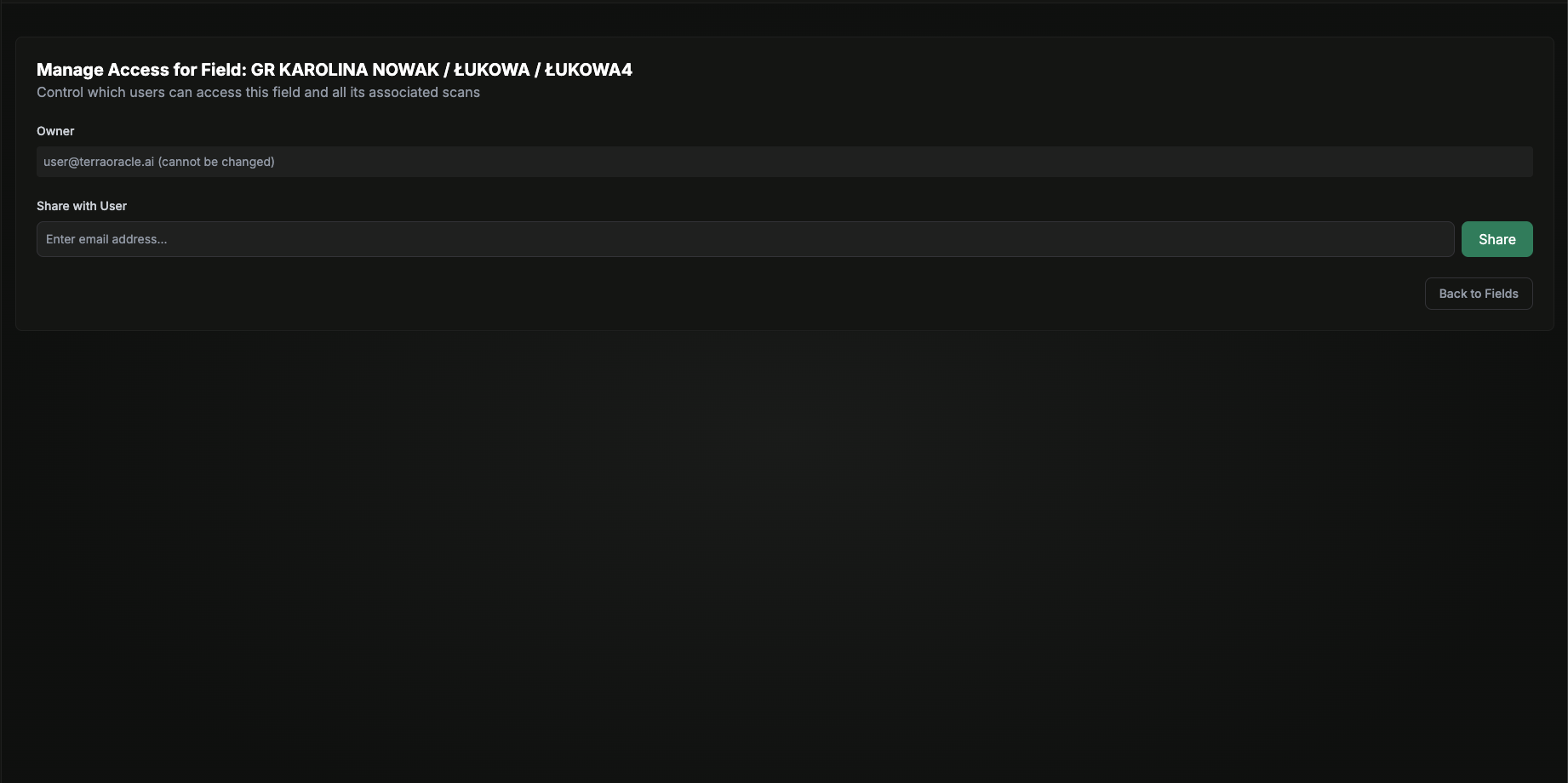 Field access management panel for sharing and permissions